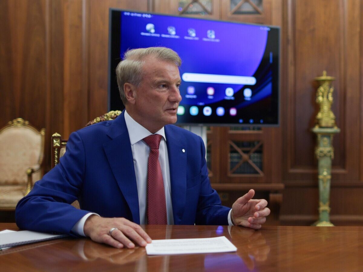    Президент, председатель правления Сбербанка Герман Греф во время встречи с президентом РФ Владимиром Путиным© РИА Новости / POOL