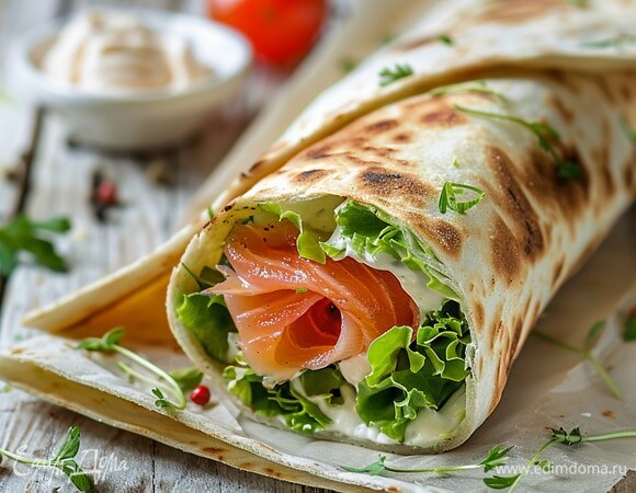 Рулетики из лаваша с красной рыбой и сливочным сыром в 3 шага