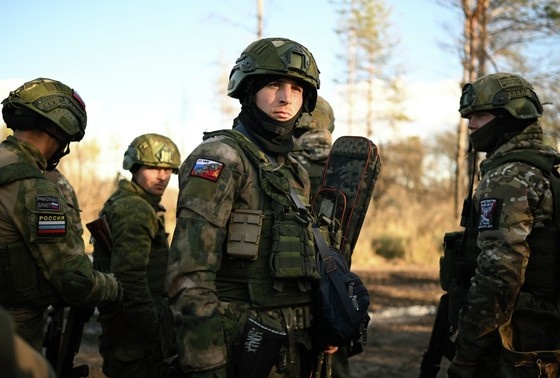    Военнослужащие ВС РФ