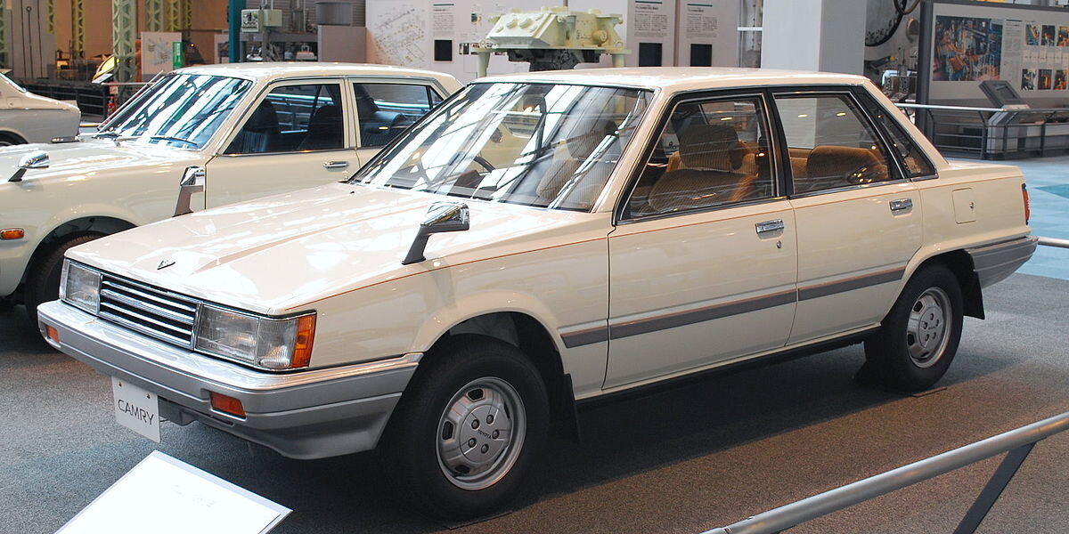 Toyota Camry 1982 года выпуска