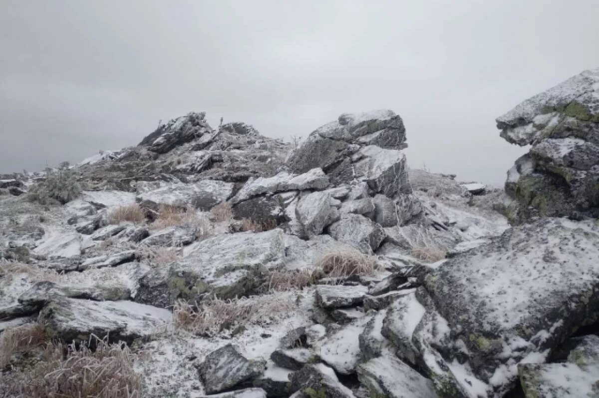    Первый снег в горах заповедника «Басеги» в Пермском крае.