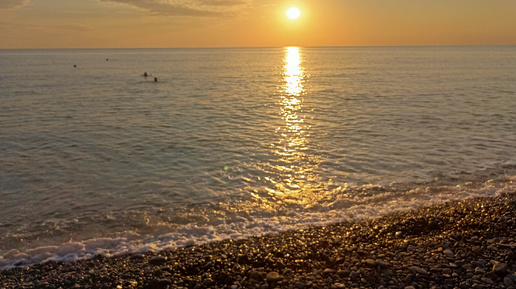 Море. Пляж Сукко закрывает сезон