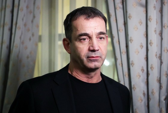    Дмитрий Певцов