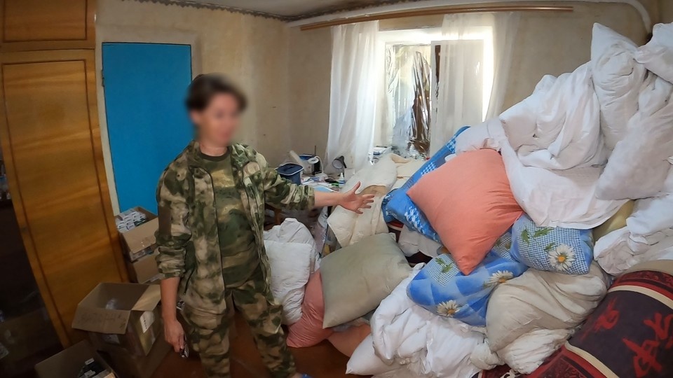    Врач с позывным "Мать" обустроила меддомик Аркадий СОЛОВЬЕВ