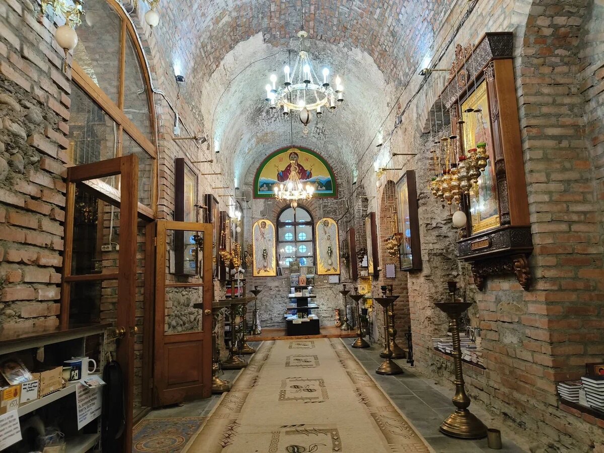 Храм Успения Божией матери 6 века в Дранде (Абхазия). Фото Света ВСвете