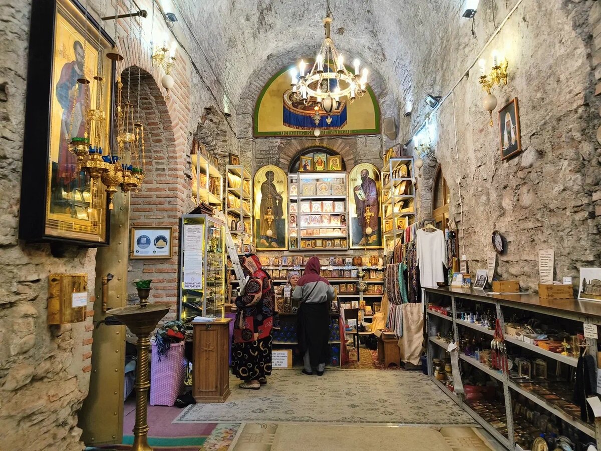 Храм Успения Божией матери 6 века в Дранде (Абхазия). Фото Света ВСвете