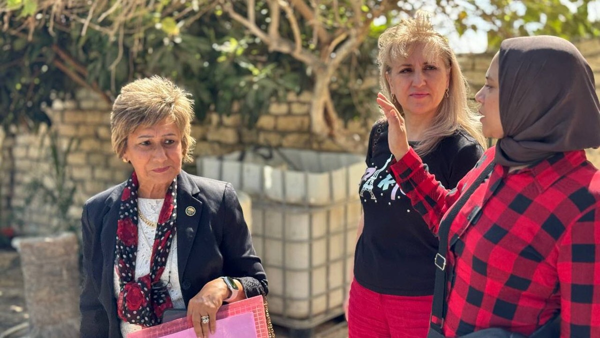    Участники "Миссии ДОБРО" с одним из организаторов