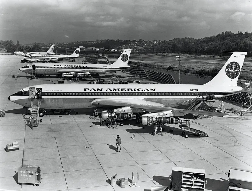 Boeing 707 авиакомпании Pan Am, один из первых коммерческих самолетов с герметичной кабиной