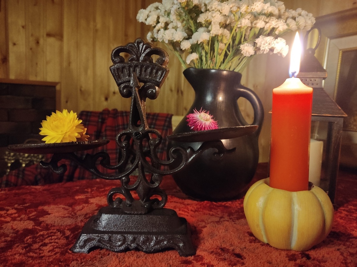 Весы винтажного вида