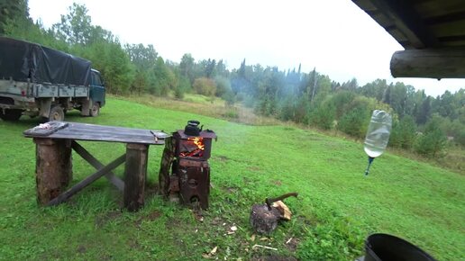 Дождь для ленивых в помощь. Убрал всё вокруг бани. Обедаю красной икрой 6 серия.