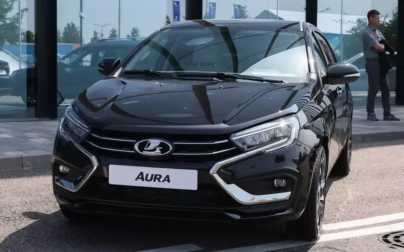 Lada Aura