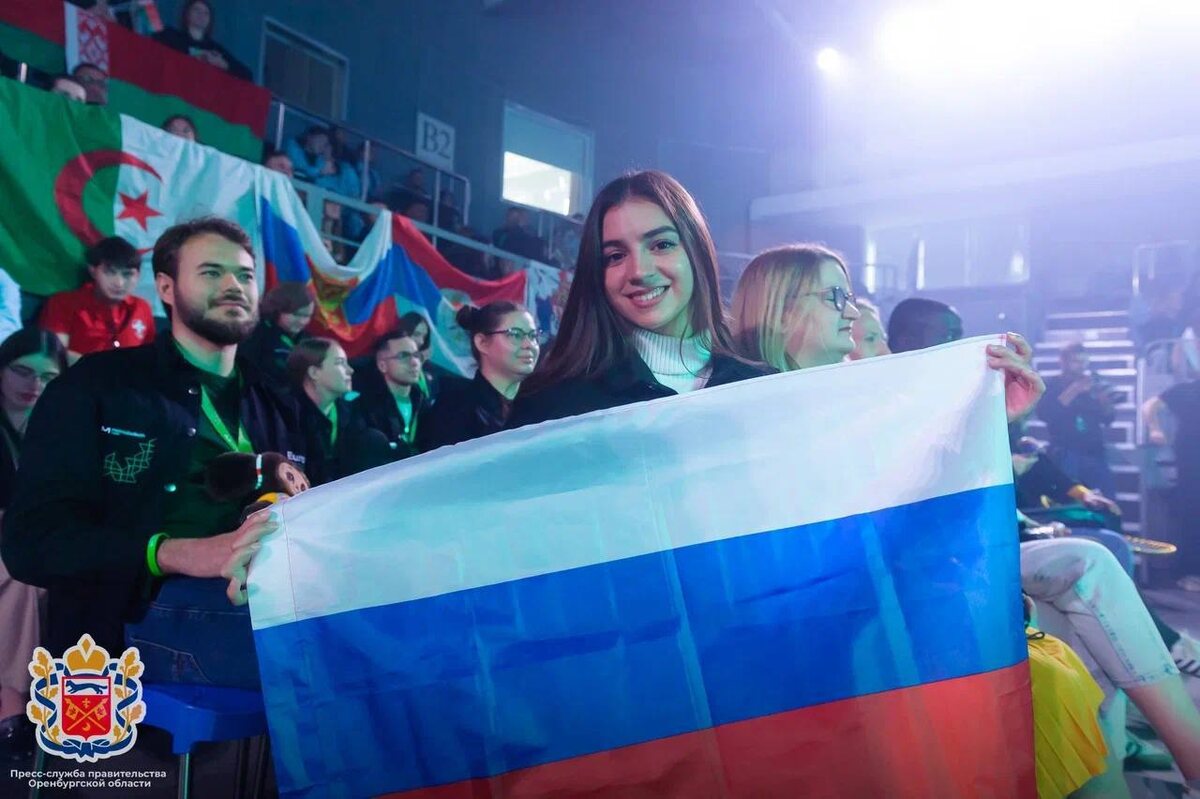  📷    Путин приветствовал участников IX Международного форума Евразия Global в Оренбурге Белов Михаил Александрович