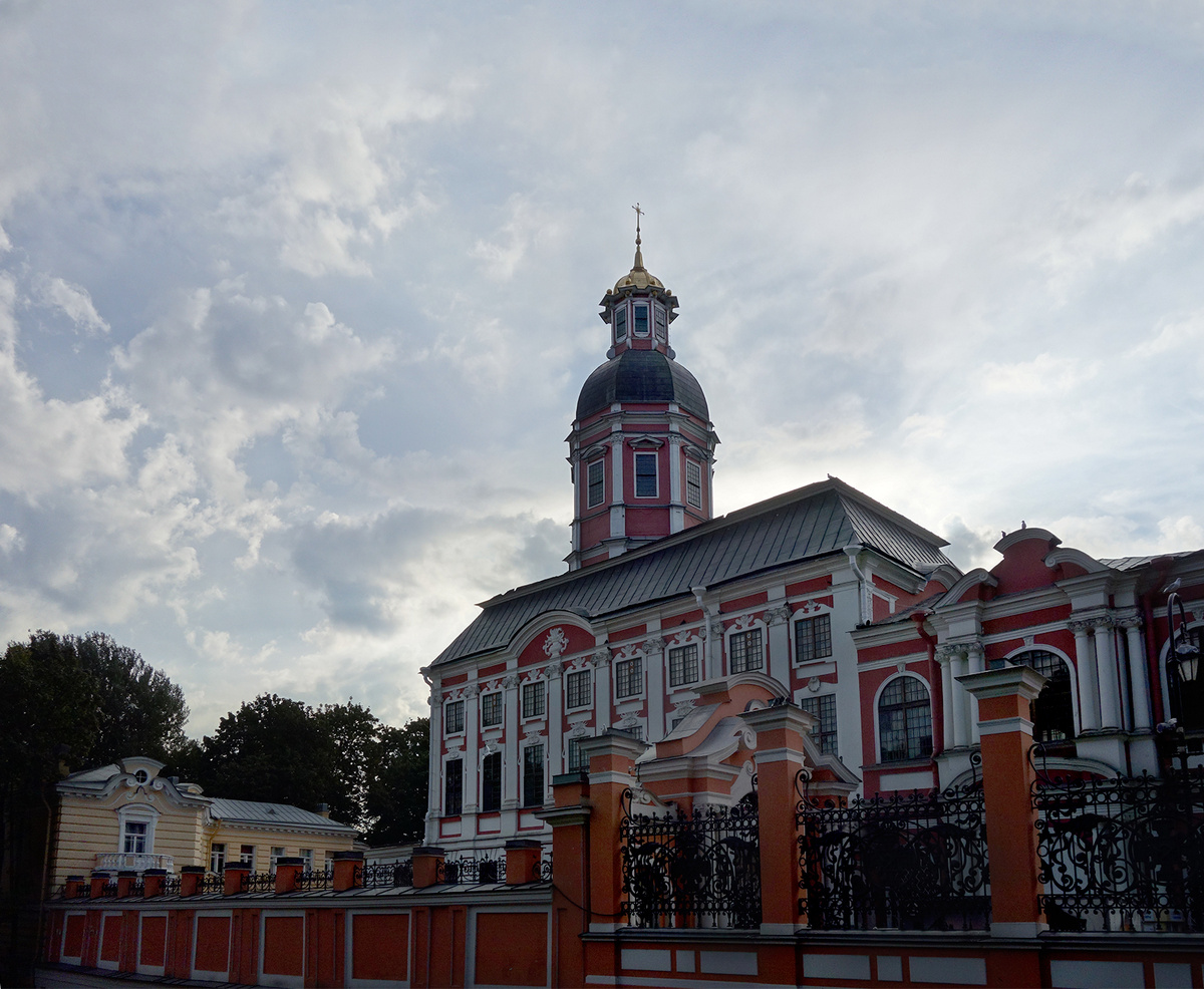 Благовещенская церковь - старейший каменный храм Санкт-Петербурга.