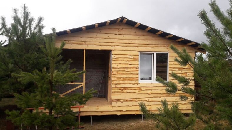 Один из вариантов деревянного сайдинга - из горбыля