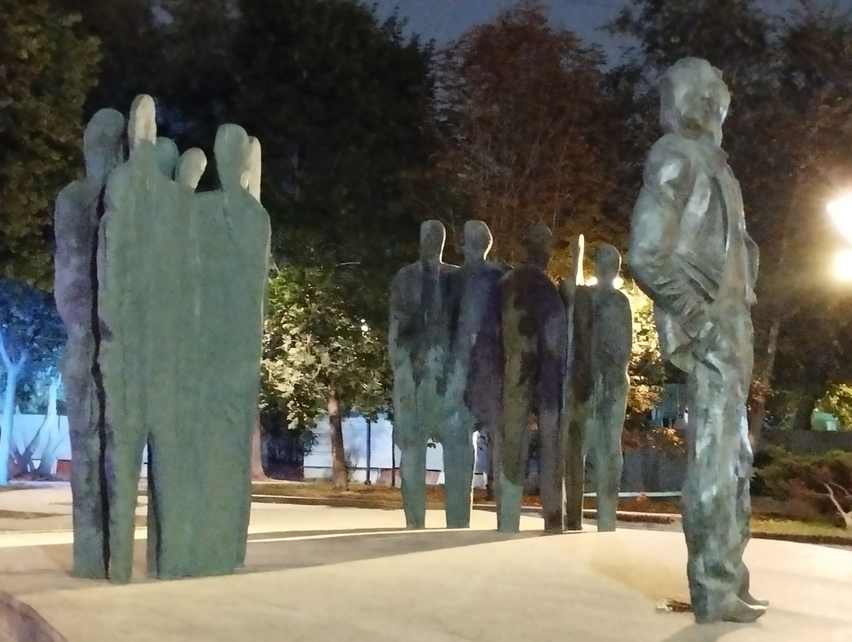 Памятник Иосифу Бродскому (ФОТО АВТОРА)