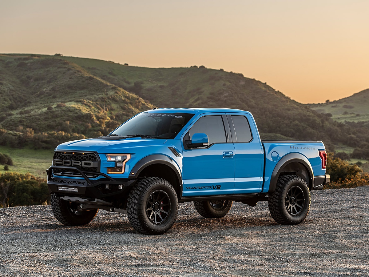 Половина американских рейтингов целиком забита пикапами, которые у нас купить почти нереально