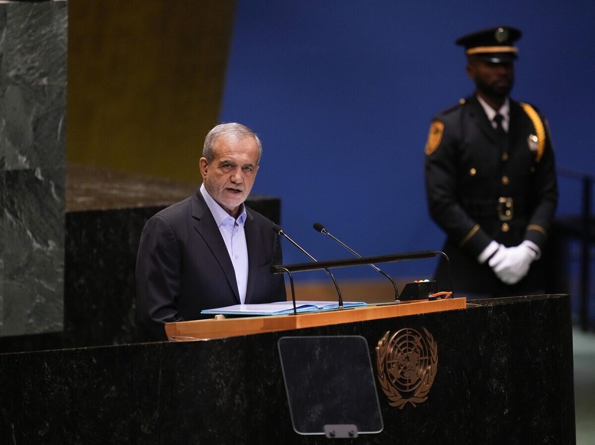    Президент Ирана Масуд Пезешкиан во время выступления на 79-й сессии Генеральной Ассамблеи ООН© AP Photo / Seth Wenig