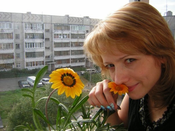 Далекий 2009. Успевала еще на лоджии цветы любимые выращивать..