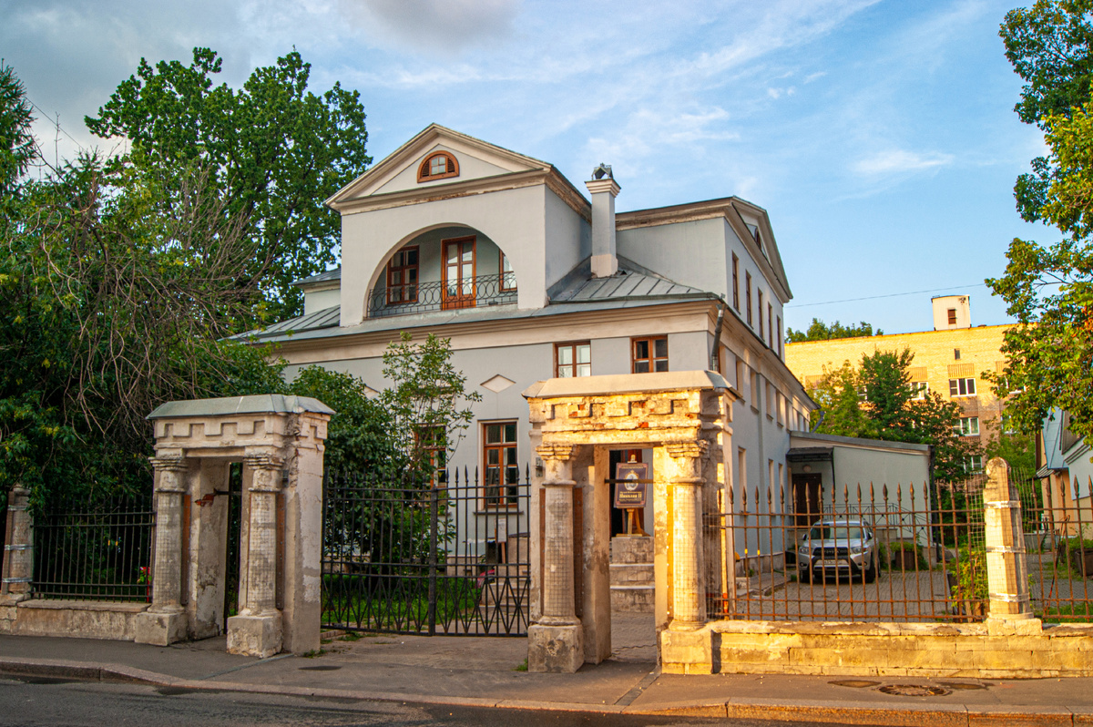 Городская усадьба Н.Е. Струйского в Токмаковом переулке.