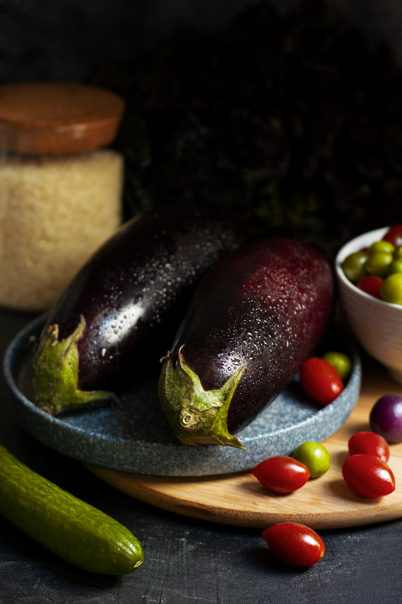 Изображение от <a href="https://ru.freepik.com/free-photo/fresh-raw-eggplants-arrangement_40479979.htm#query=%D0%B1%D0%B0%D0%BA%D0%BB%D0%B0%D0%B6%D0%B0%D0%BD&position=2&from_view=keyword&track=ais_hybrid&uuid=d09752b1-0917-4291-b468-504563bdea9b">Freepik</a>