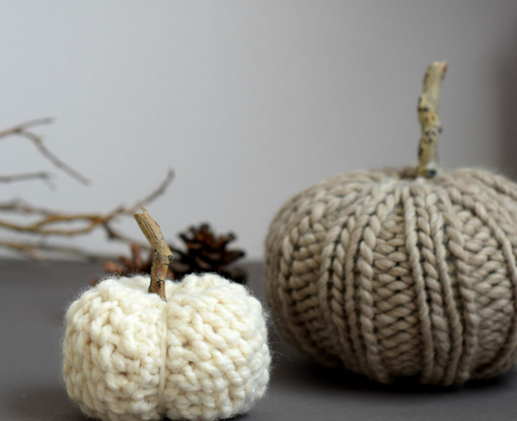    С деревянным хвостиком   
Источник: «Mama in a stitch»