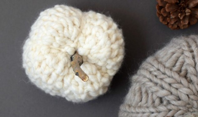    С деревянным хвостиком   
Источник: «Mama in astitch»