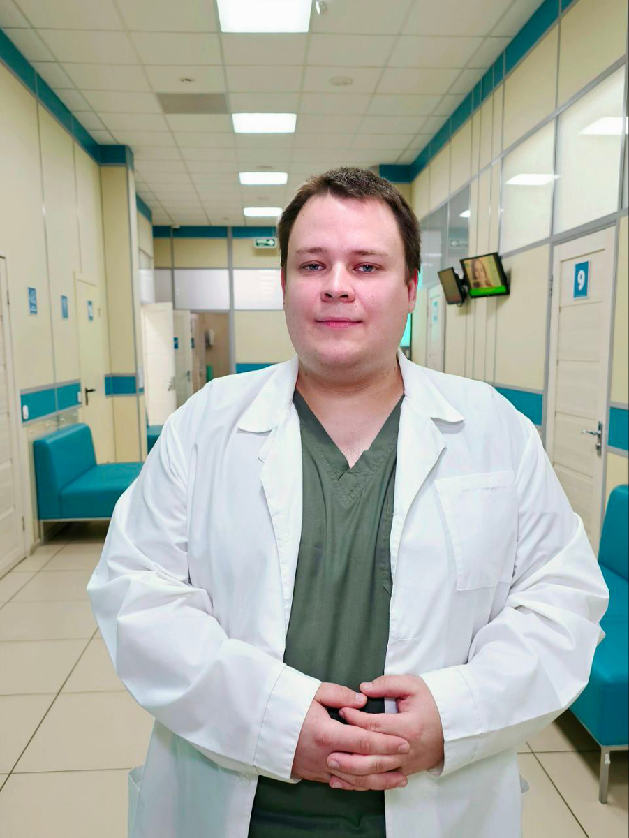 Капралов Алексей Игоревич Врач-терапевт, сердечно-сосудистый хирург, врач УЗИ, руководитель клиники на Крестинского
