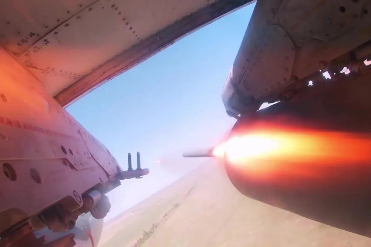    Экипажи Су-25 ликвидировали позиции украинцев в Курской области