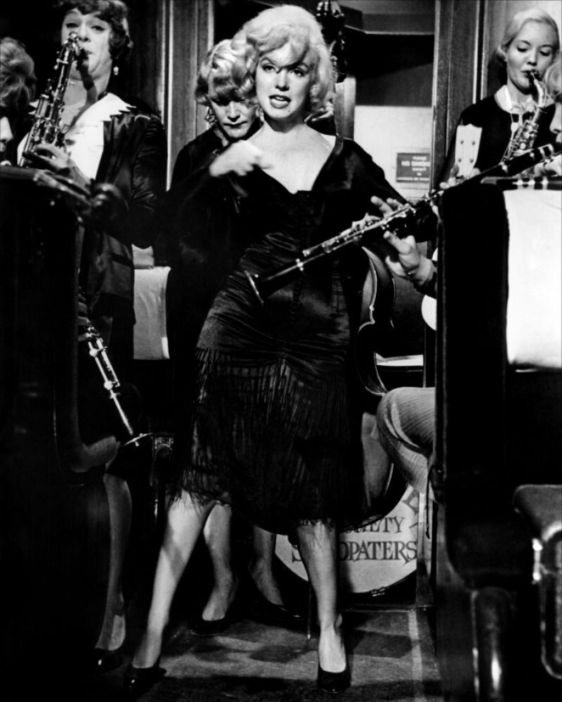 Мэрилин Монро в фильме " В джазе только девушки"