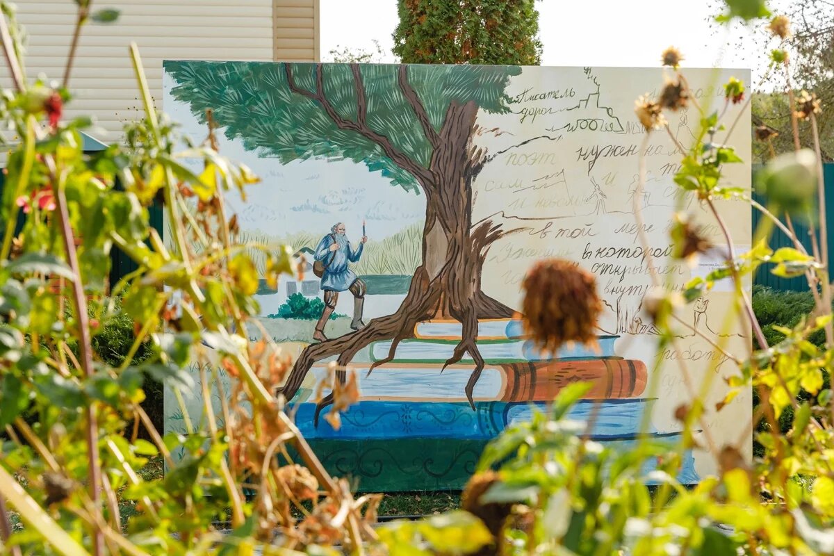    В Ясной Поляне представили трехметровые портреты Толстого и Фета