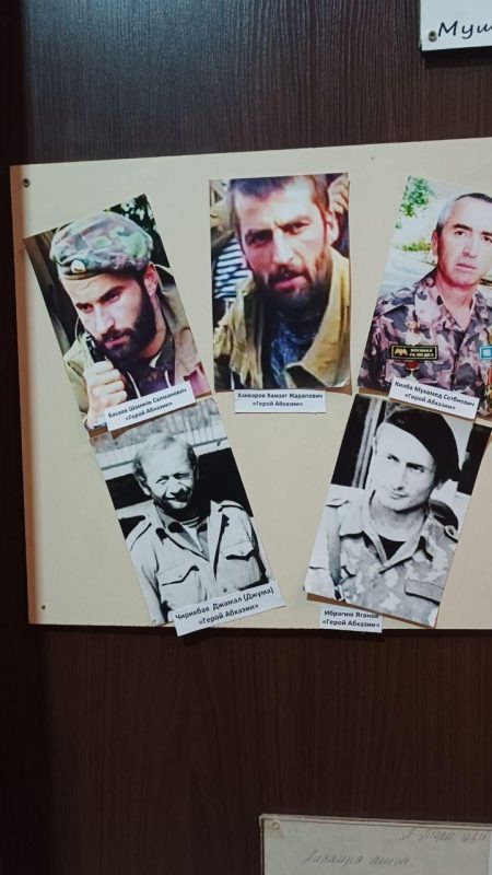    Экспозиция с террористом Басаевым* висит в музее, восстановленном за счет РФ, с 2012 года.
