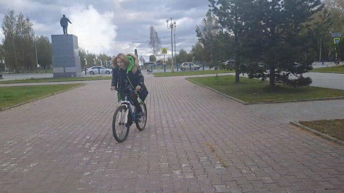 Луминица едет из школы домой 😂