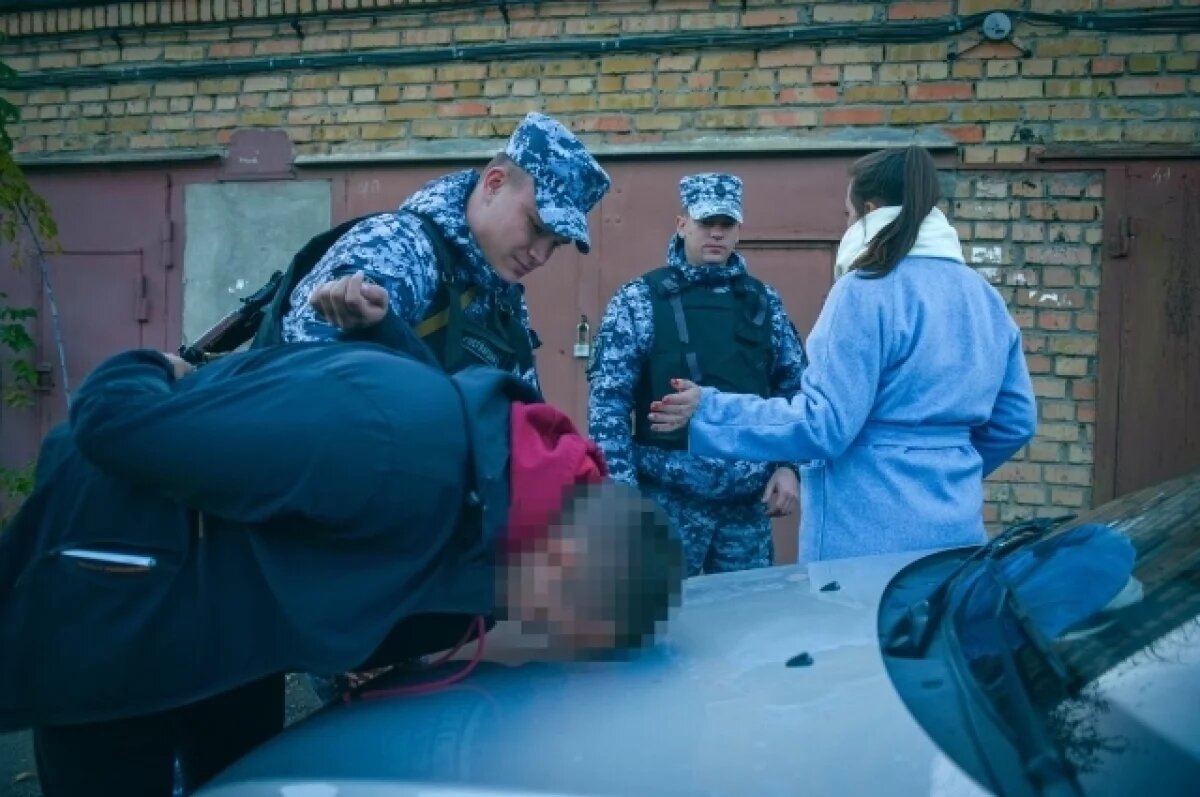    Пензенец ударил 18-летнюю девушку за замечание о непристойном поведении
