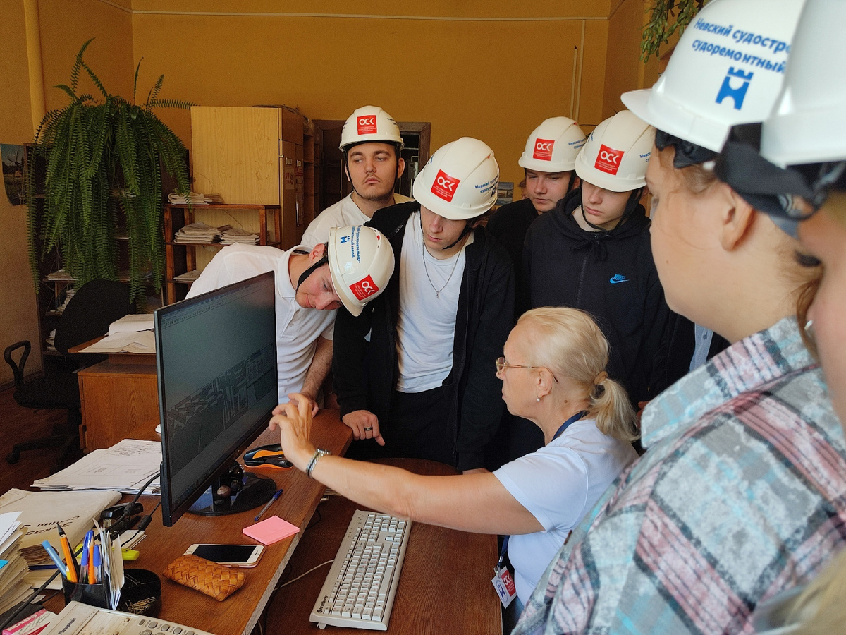 Невский судостроительно-судоремонтный завод ОСК познакомил студентов с технологией раскроя металла