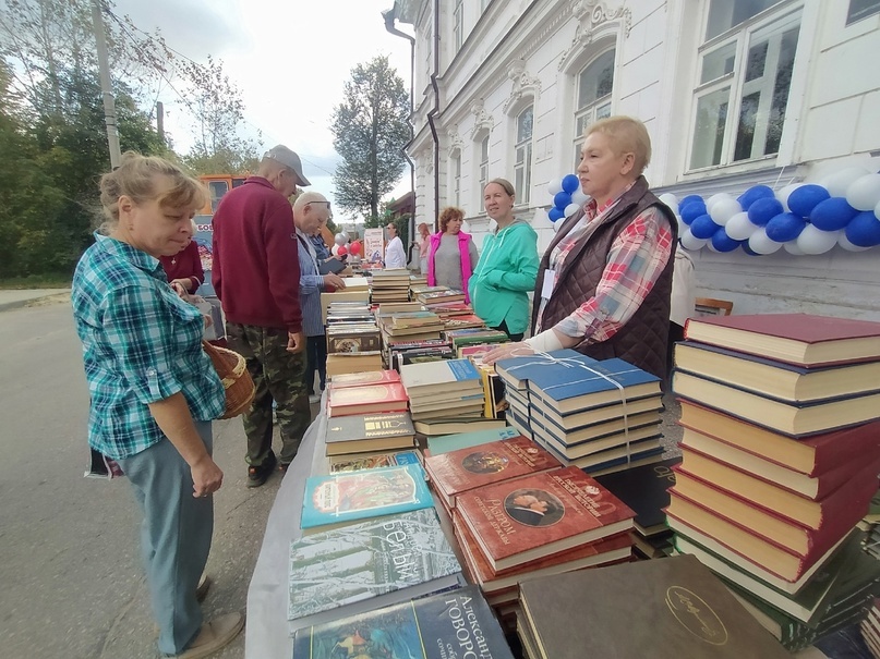 На книжной ярмарке – отличные книги.