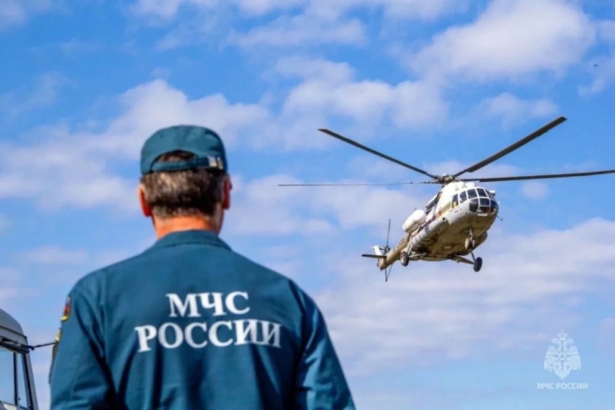    На поиски пропавших рыбаков в Кобяйском районе Якутии вылетел вертолёт МЧС