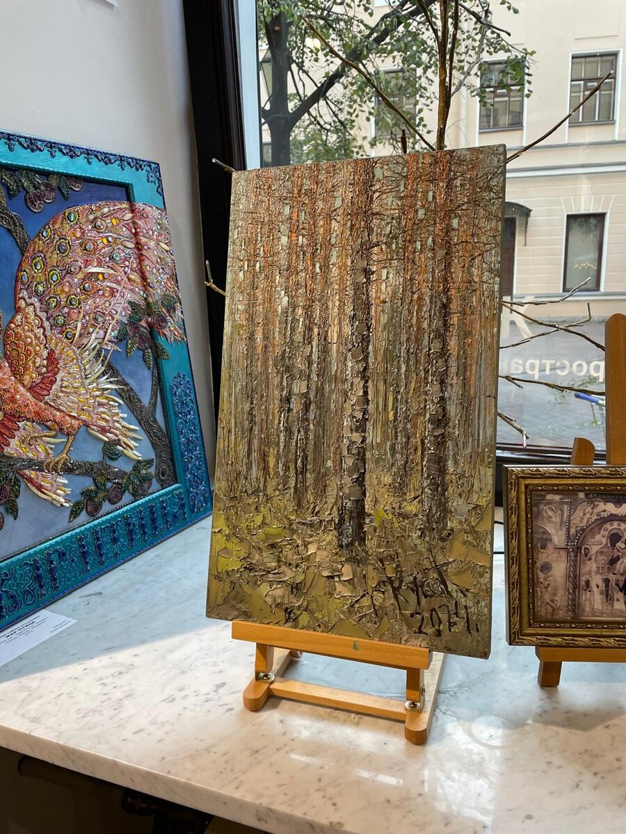 деревья как-будто покрыты коркой обсохшей и заветрившейся бересты