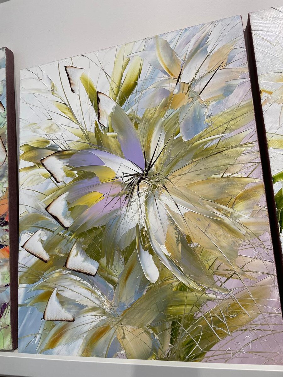 вот как? как он это делает? мазки.... и невероятная бабочка на цветке