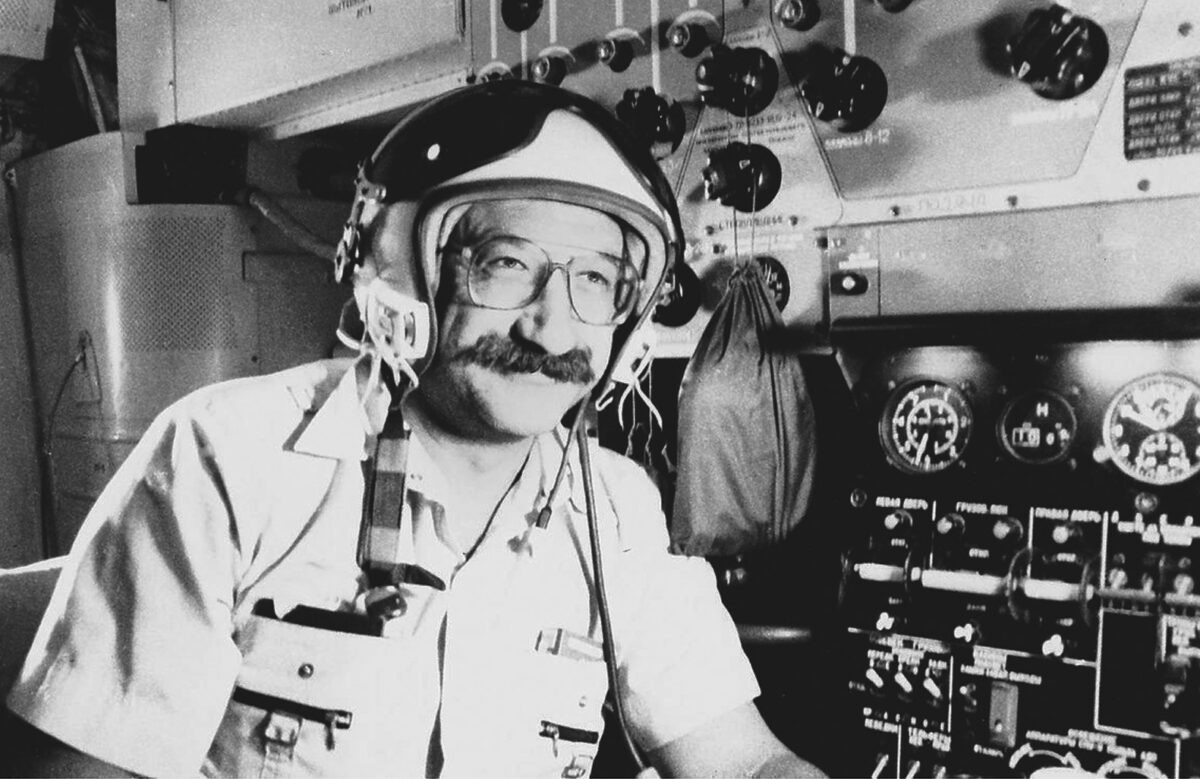    Полет в Антарктиду в 1991 году. Фото из личного архива Артура Чилингарова. Пресс-служба РГО