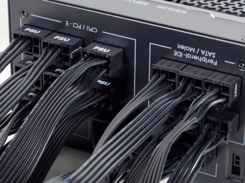   Seasonic выпустила модульный блок питания на 2200 Вт