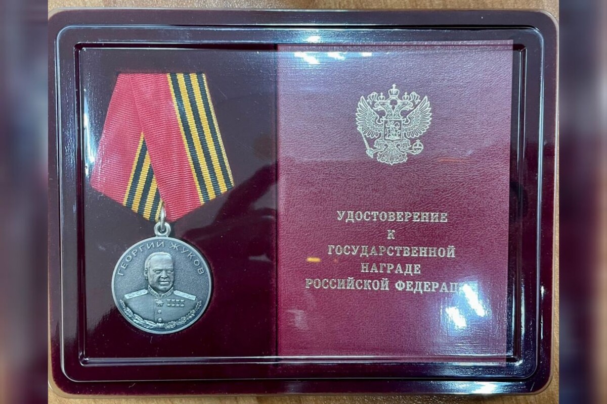    Награжден медалью Жукова. Марат Ситчанов из Соль-Илецка не раз спасал товарищей в зоне СВО Кристина Просвиркина