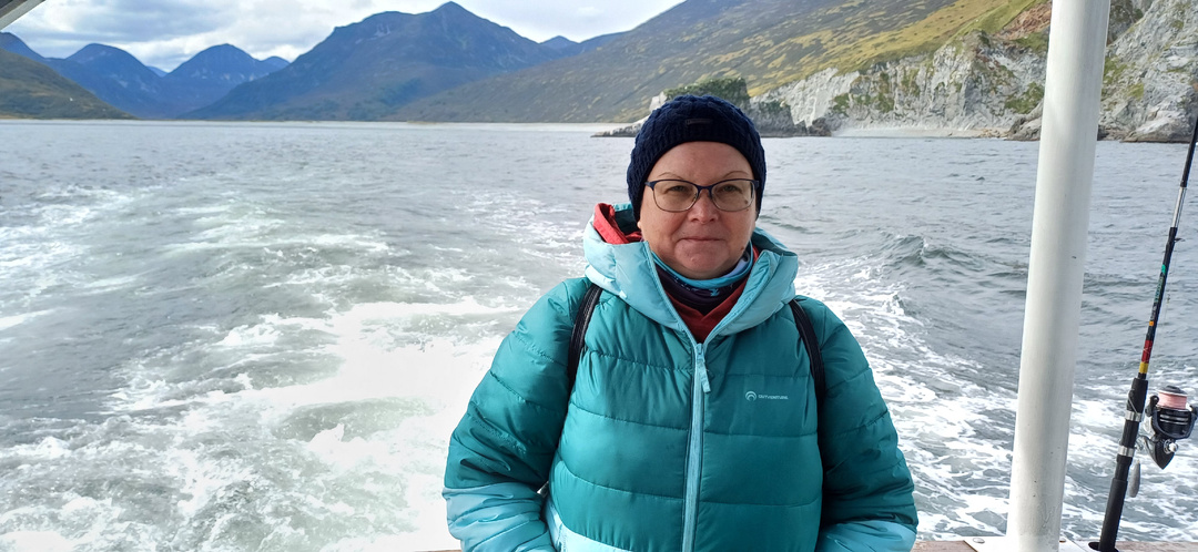 Камчатка. День четвертый: как киты и косатки меня до морской болезни довели. Плывем на остров Старичков и бухту Русская