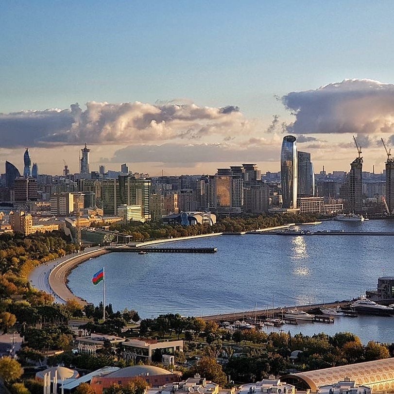 Баку - жемчужина Каспийского моря