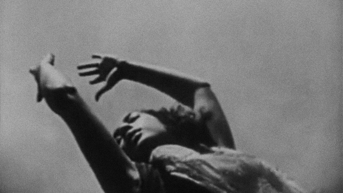 Актриса Рита Кристиани в фильме режиссера Майи Дерен «Ритуал в преображенном времени» (Ritual in Transfigured Time) 