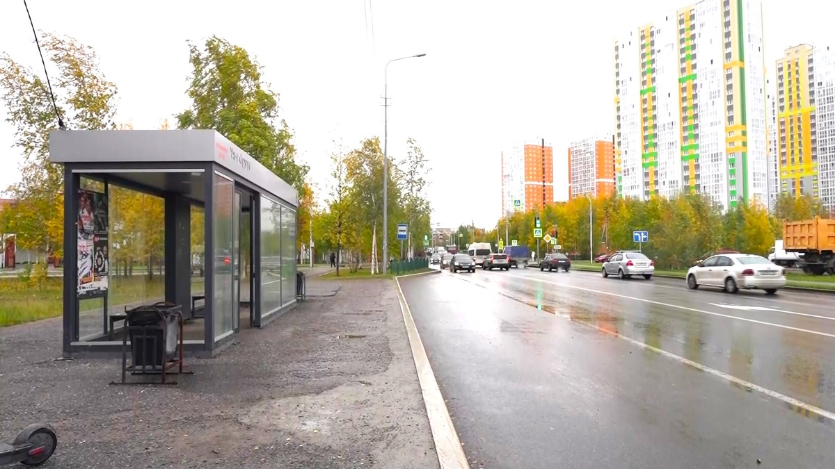    В Сургуте вандалы разбили ещё одну остановку