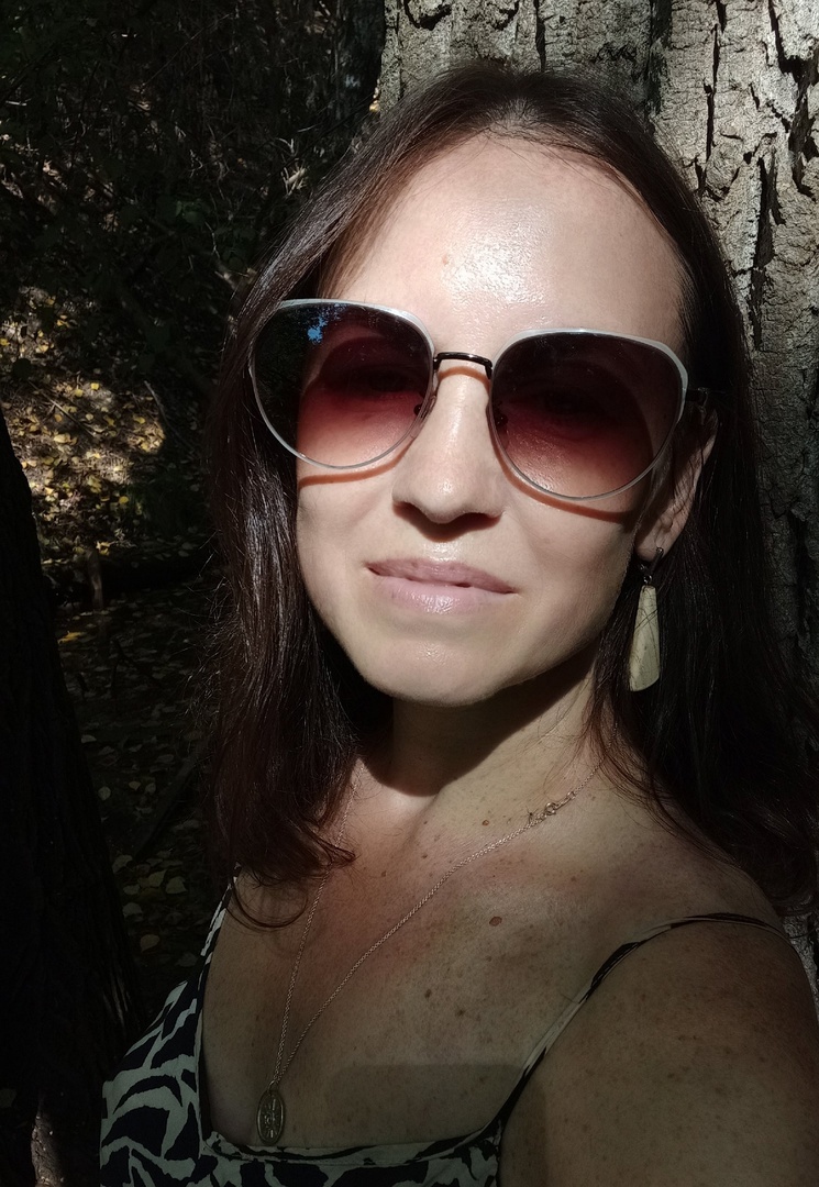 Много гуляю. Побыть наедине с природой - вот то, что помогает, когда не понятно, что дальше.