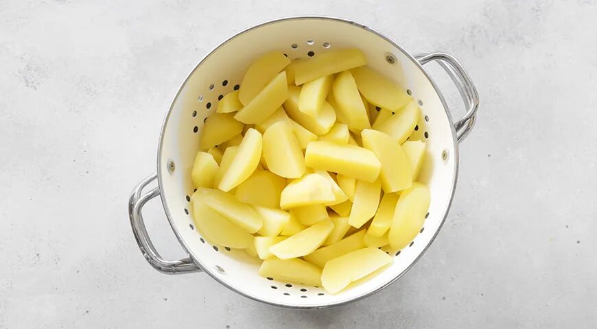   Картошка с сосисками в духовке (gastronom.ru)