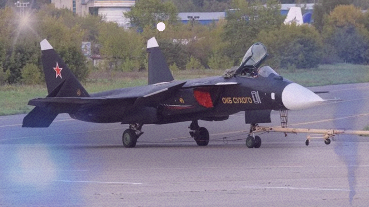 Су-47 "Беркут" во время транспортировки