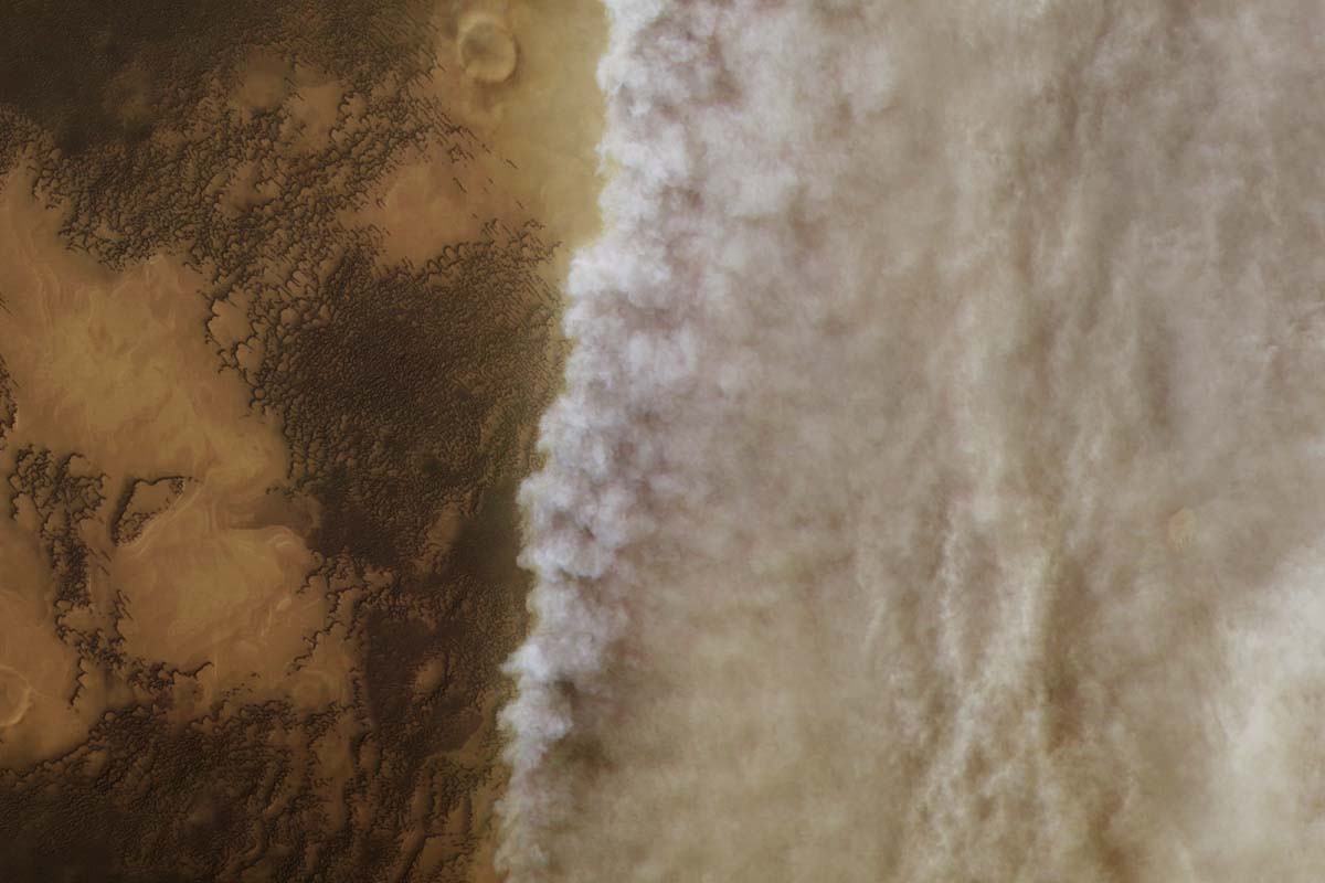 Глобальная буря, накрывающая Марс. Снимок был получен действующим орбитальным аппаратом ESA "Марс-экспресс" / © ESA