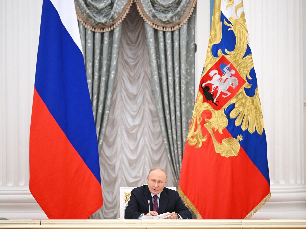    Президент РФ Владимир Путин на заседании президиума Государственного совета по вопросам развития экспорта© РИА Новости / Рамиль Ситдиков